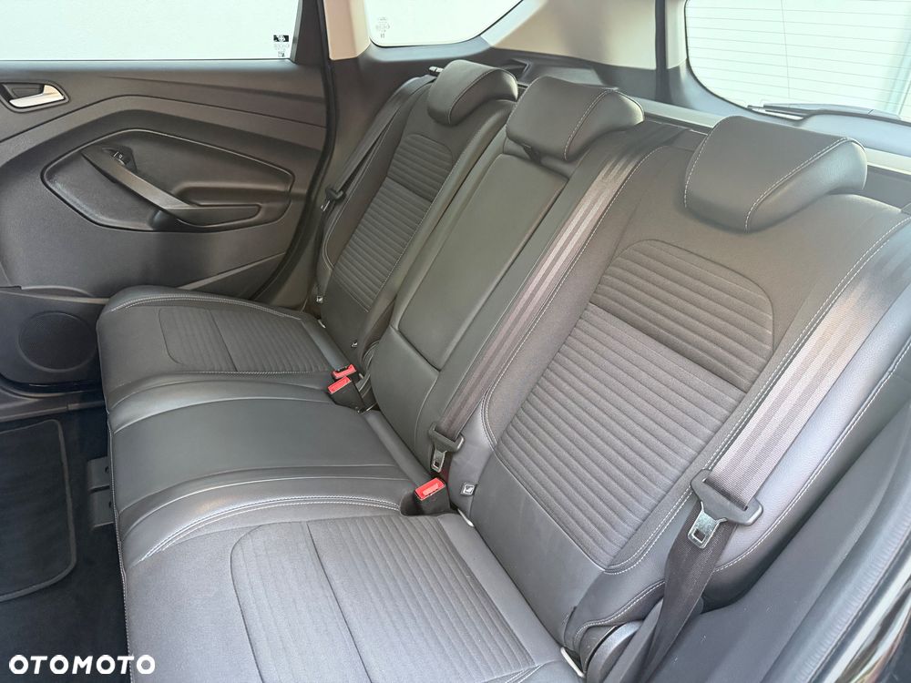 Ford Kuga 1.5 EcoBoost 2x4 Titanium - 17