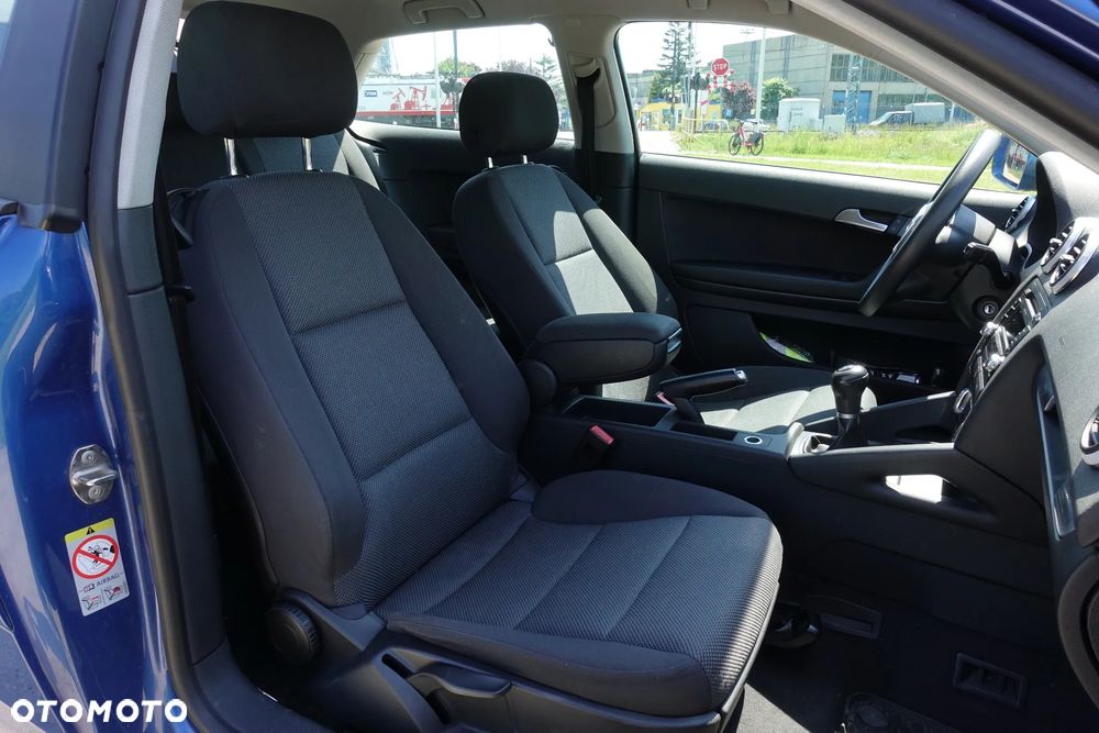 Audi A3 3-drzwiowe 1.6 Ambiente - 12