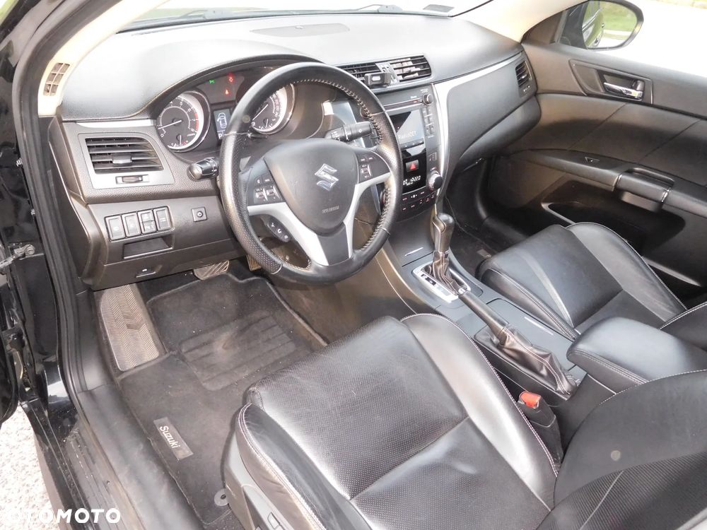 Suzuki Kizashi 2.4 Sport 4WD CVT - 5
