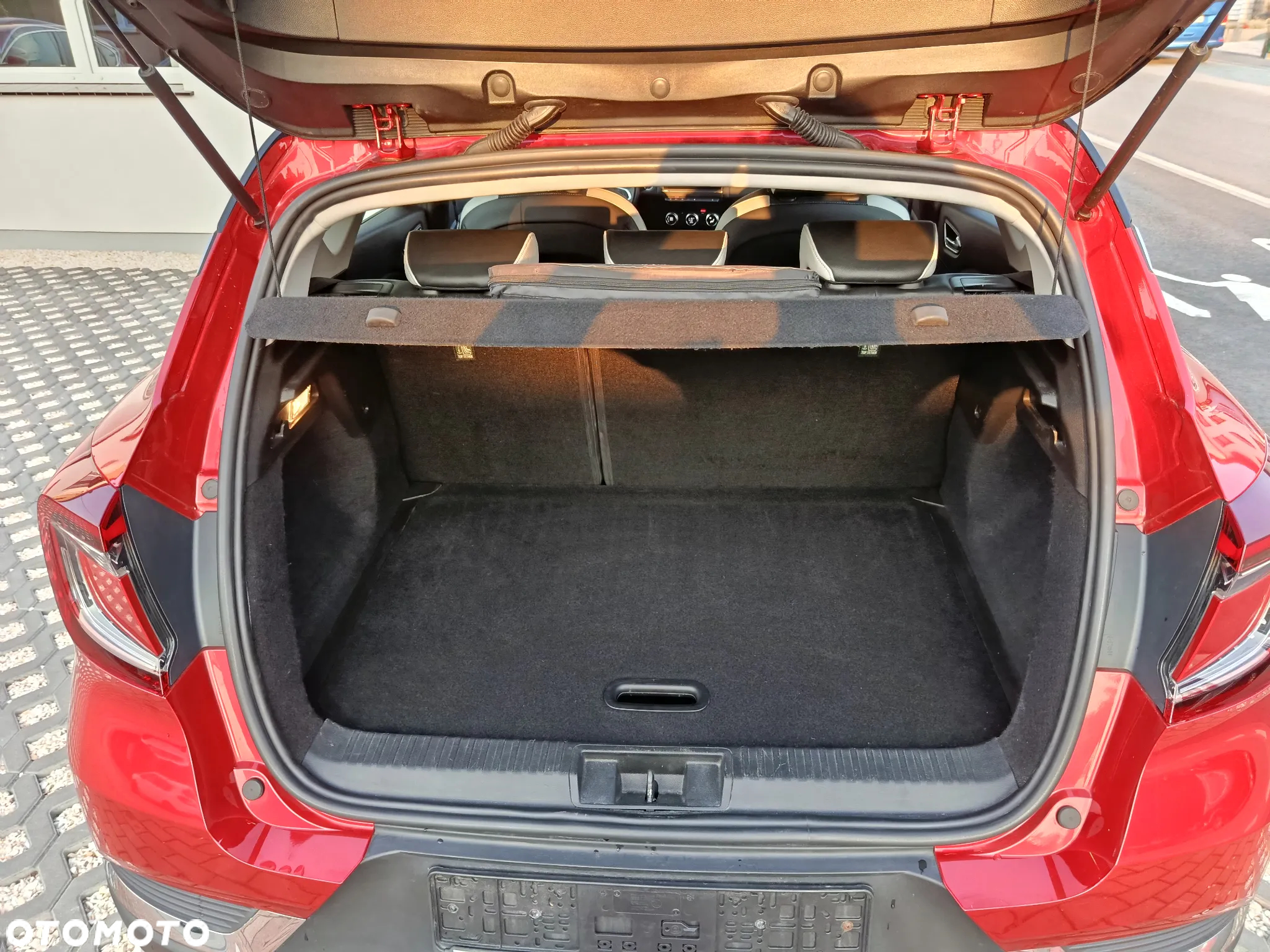 Renault Captur TCe 130 EDC GPF BUSINESS EDITION - 16