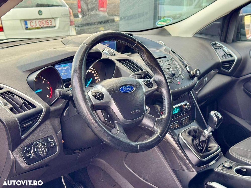 Ford Kuga 2.0 TDCi 2x4 Titanium - 31