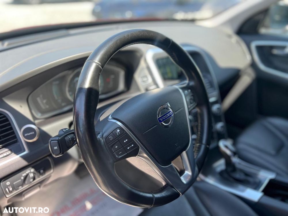 Volvo XC 60 D5AWD Momentum - 17