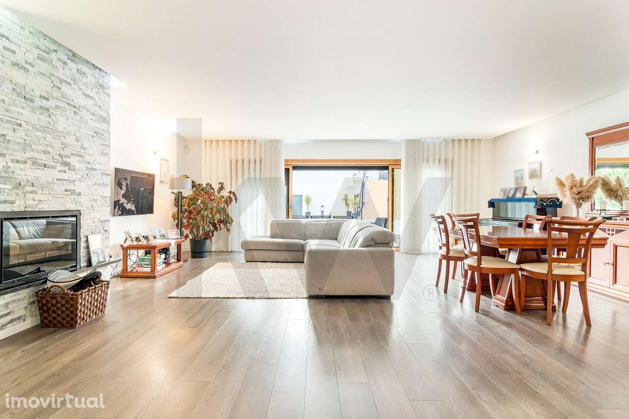 Casa moderna mobilada com comodidades exclusivas na Praia do Magoito - Grande imagem: 3/41