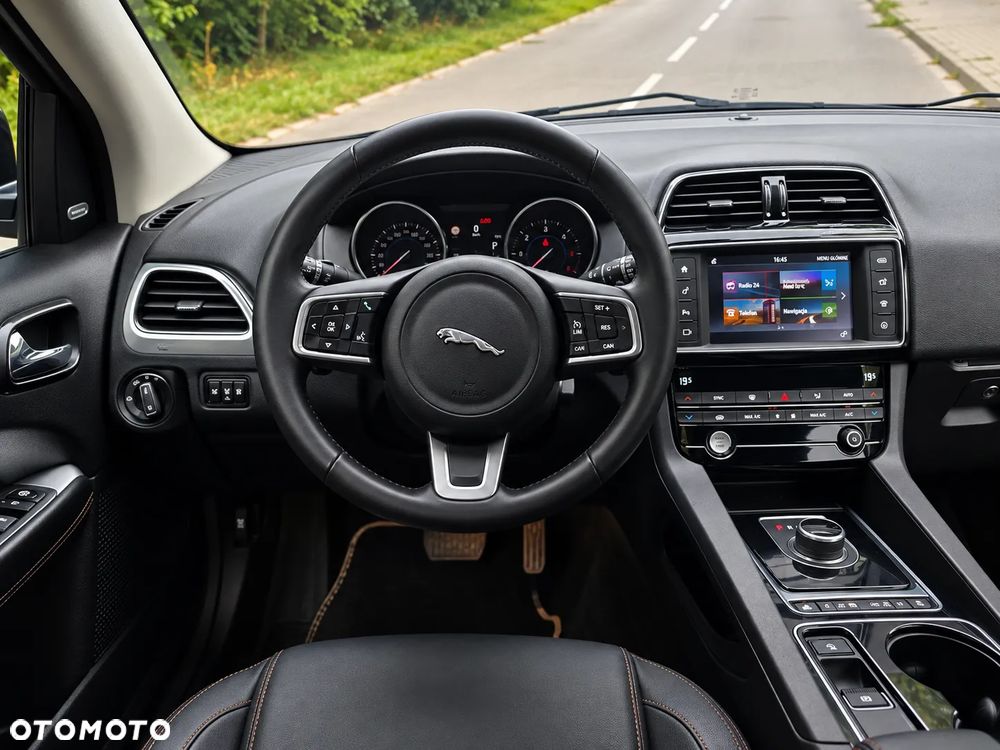 Jaguar F-Pace 20d AWD Prestige - 6