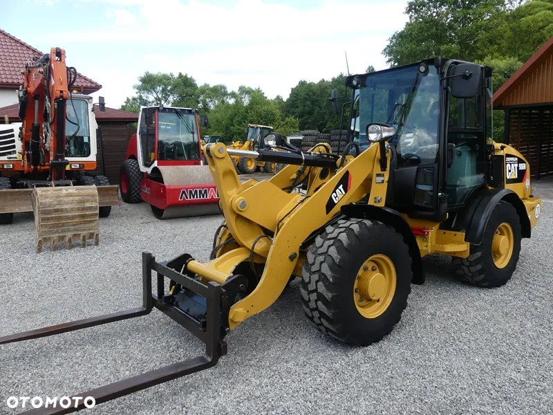 Caterpillar CAT 906M / 2017R / Centralne smarowanie / - 3