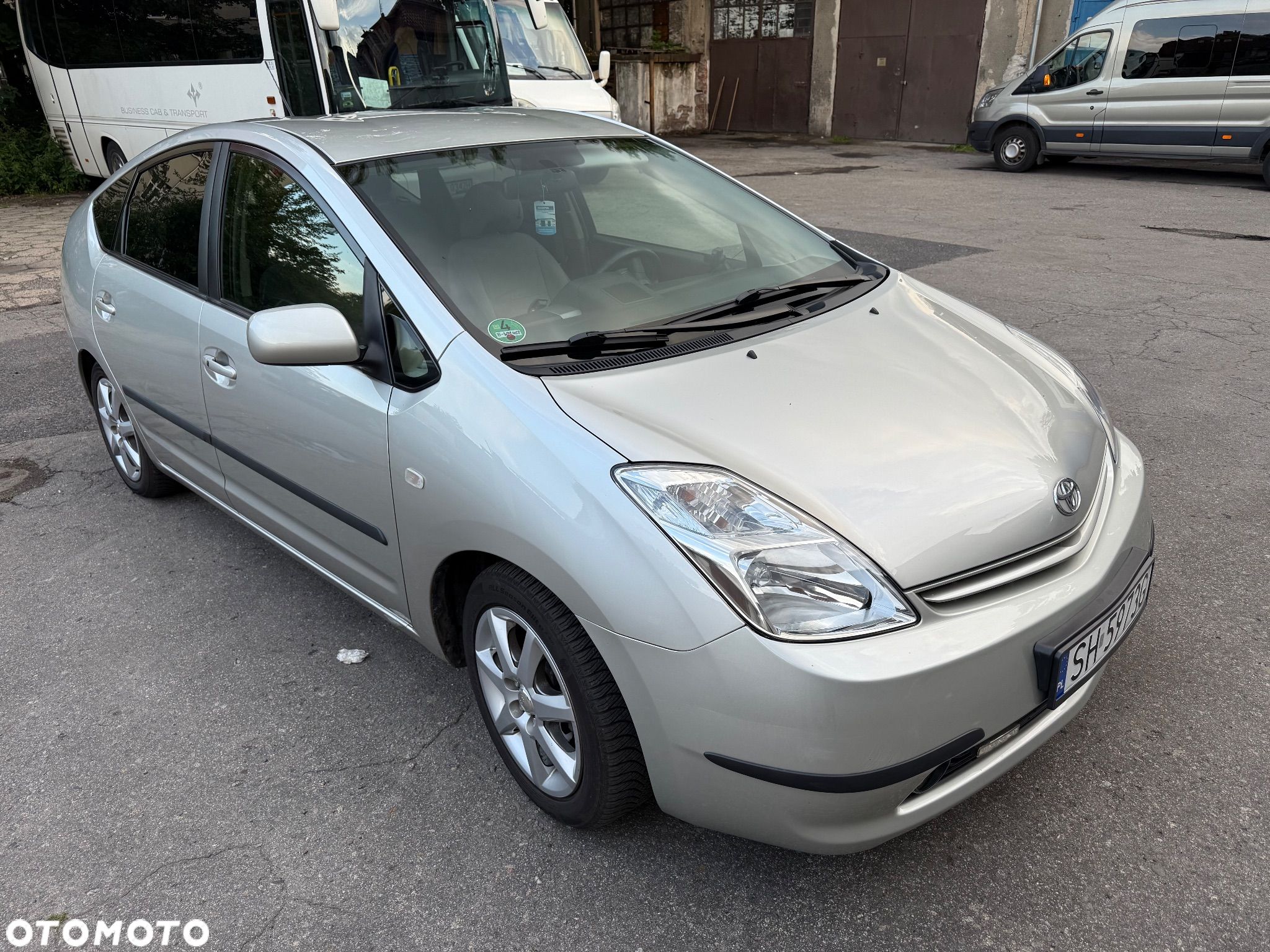 Toyota Prius (Hybrid) Executive - 1