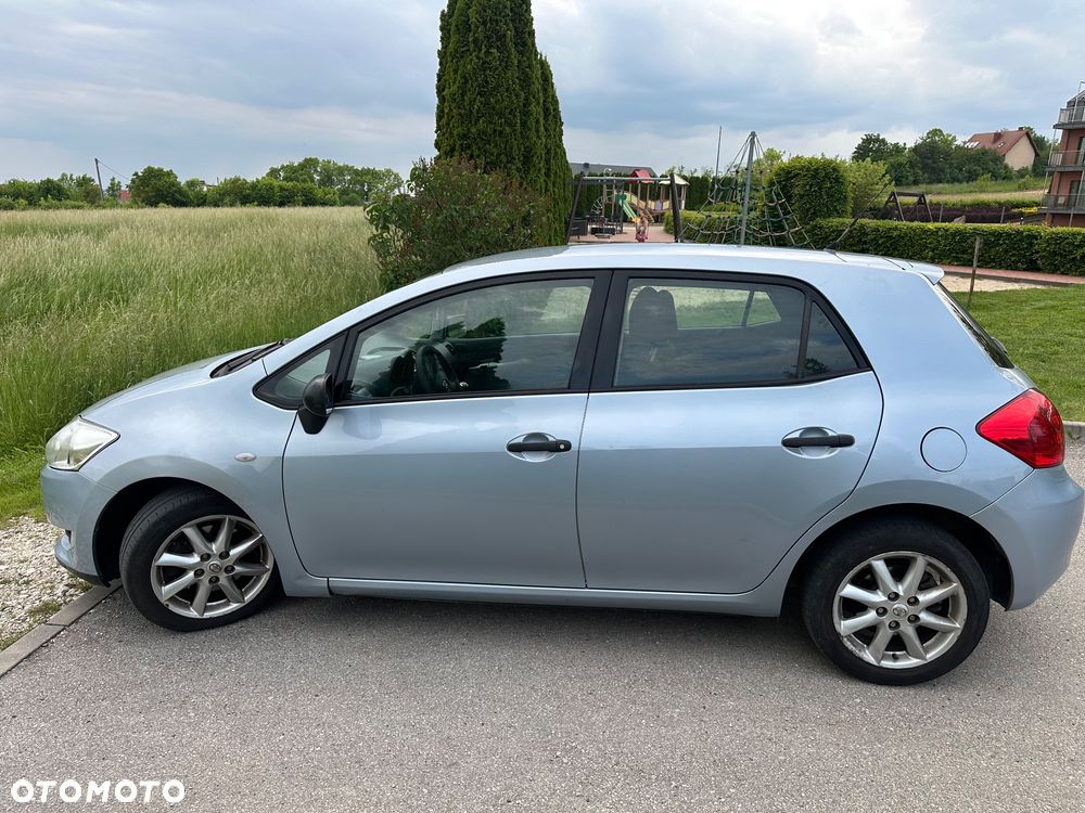 Toyota Auris 2.0 D-4D Life+ - 5