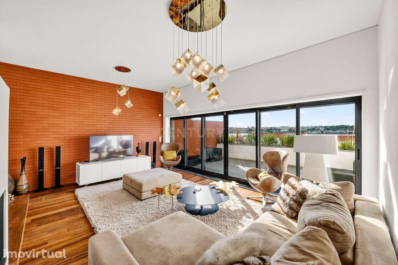 Moradia T4 para arrendamento  (Estilo Moderno)  - Seixal - Grande imagem: 3/42