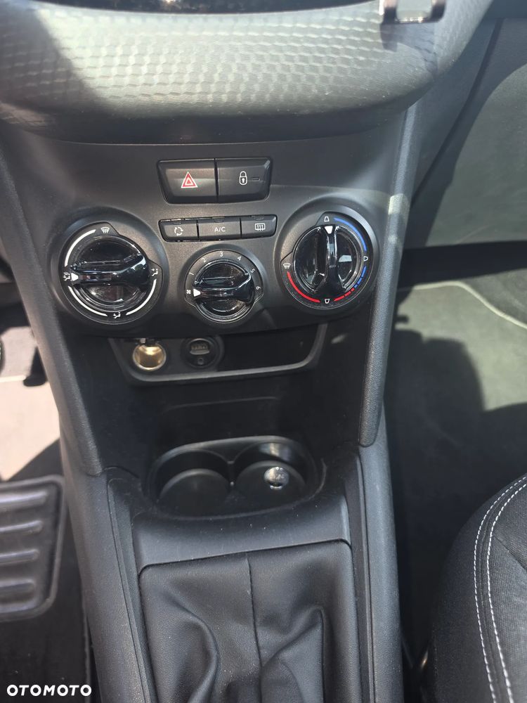 Peugeot 208 82 PureTech Style - 12
