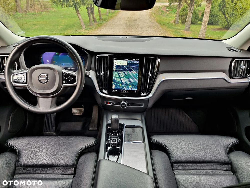 Volvo V60 Cross Country B4 D AWD Ultimate - 27