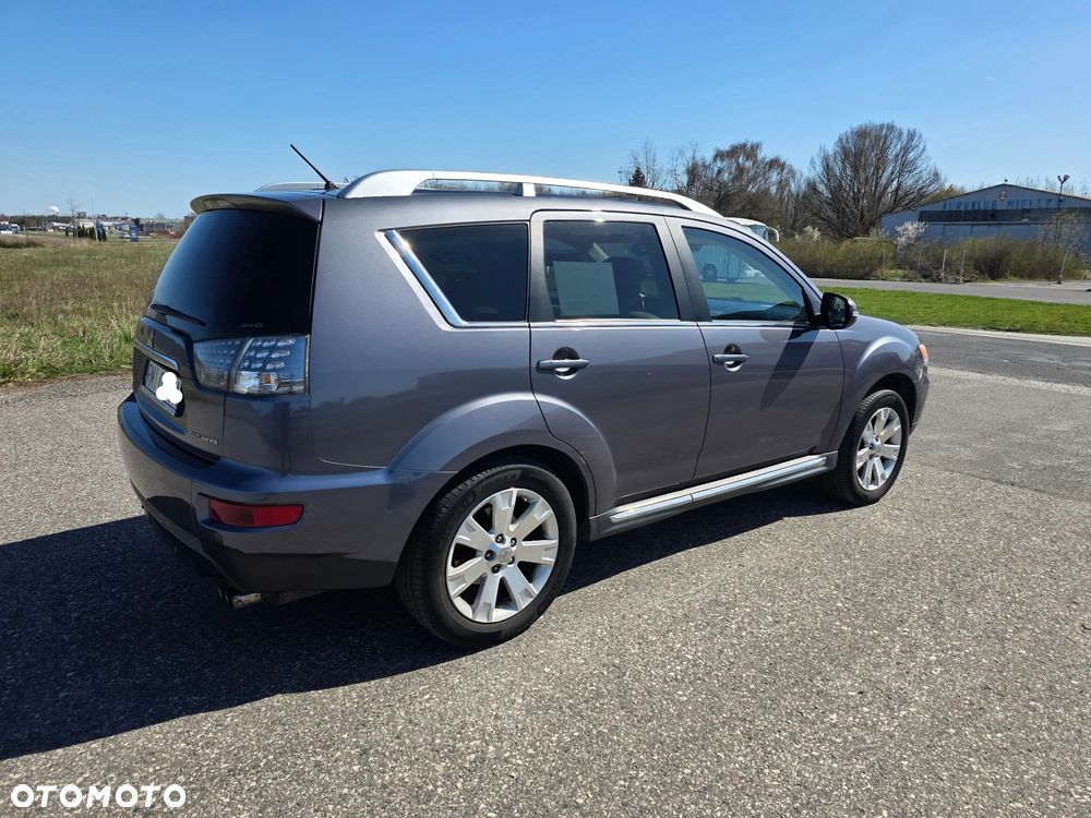 Mitsubishi Outlander - 7