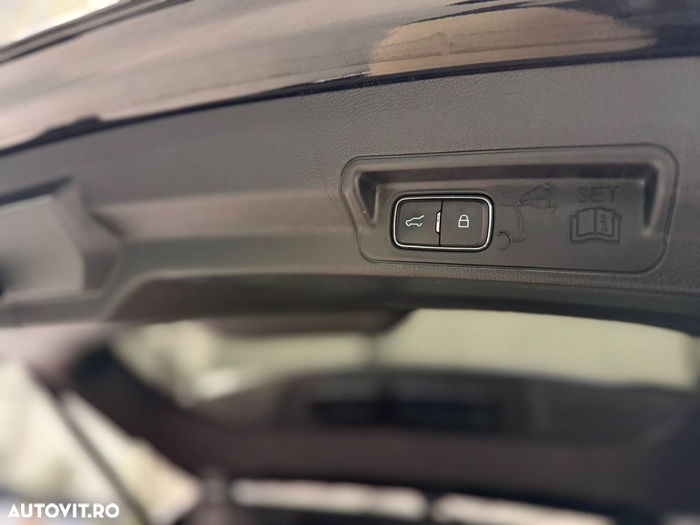 Ford Explorer 3.0 PHEV Platinum - 12