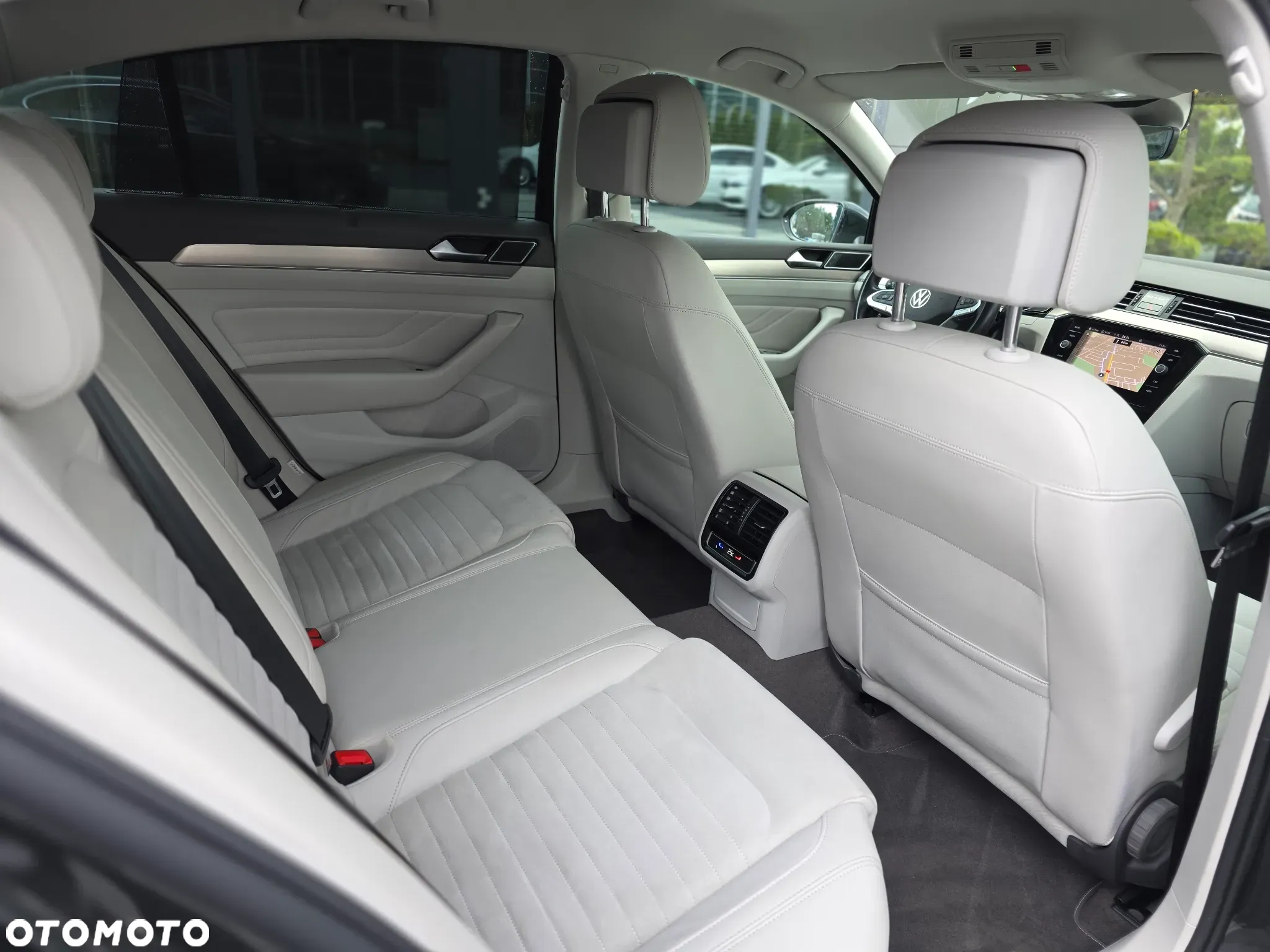 Volkswagen Passat 2.0 TSI 4Mot Elegance DSG - 30