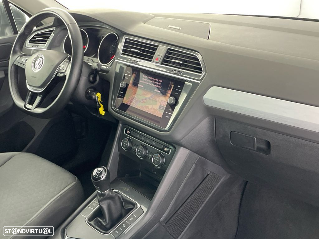 VW Tiguan 1.5 TSI Confortline - 24