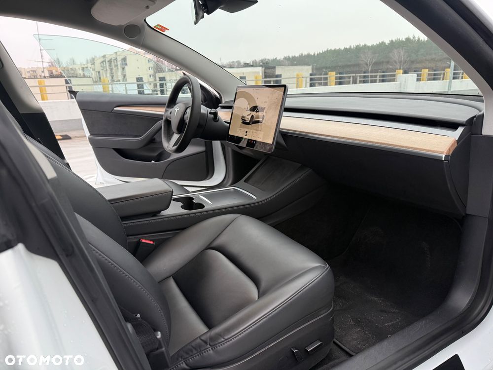Tesla Model 3 - 15