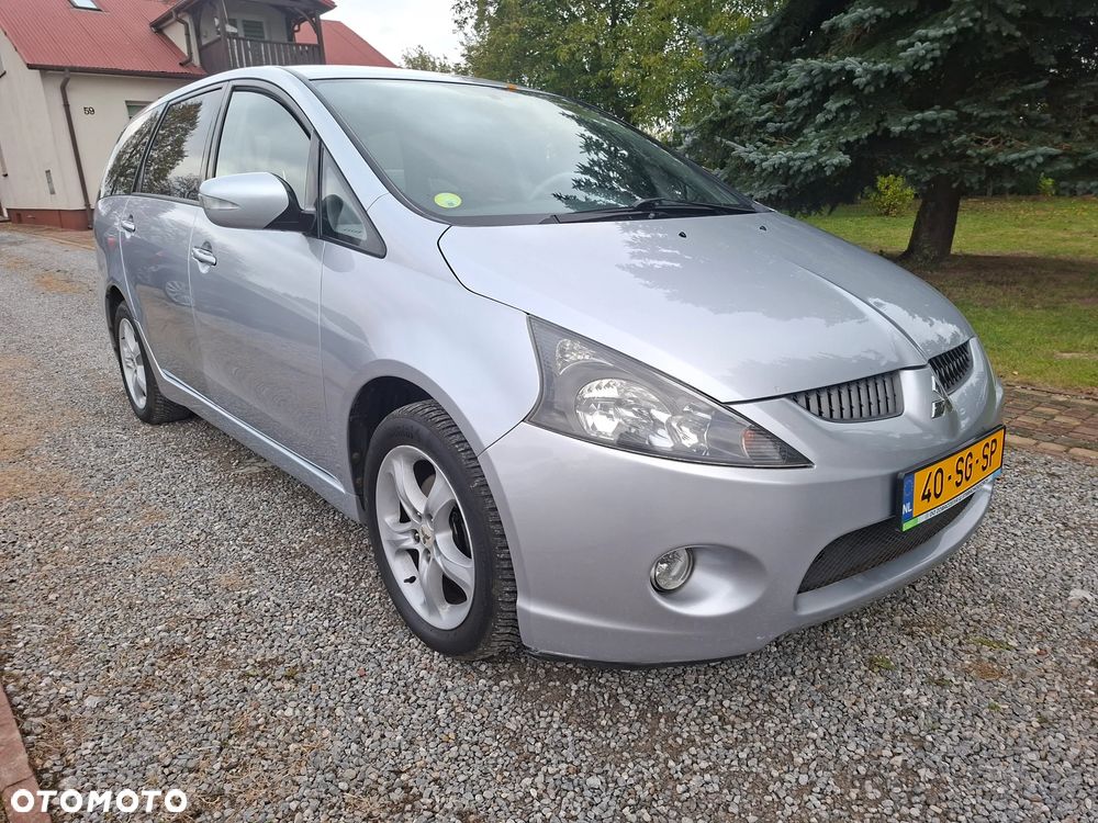 Mitsubishi Grandis 2.4 Intense - 1