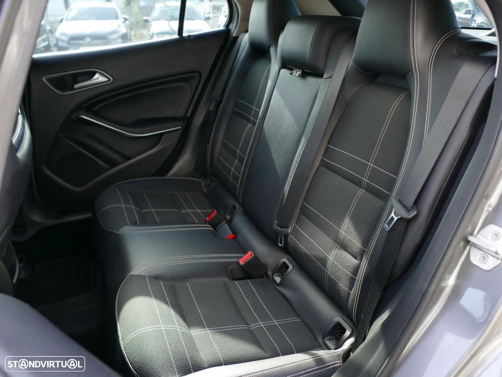 Mercedes-Benz GLA 180 d Urban Aut. - 32