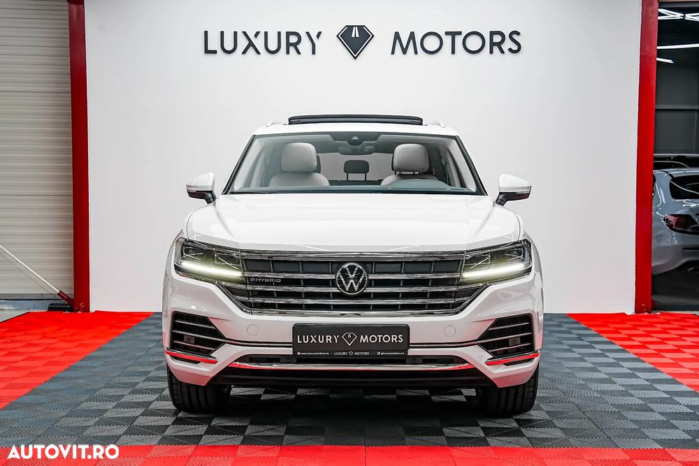 Volkswagen Touareg 3.0 V6 e-Hybrid 4Motion Aut. Elegance - 3