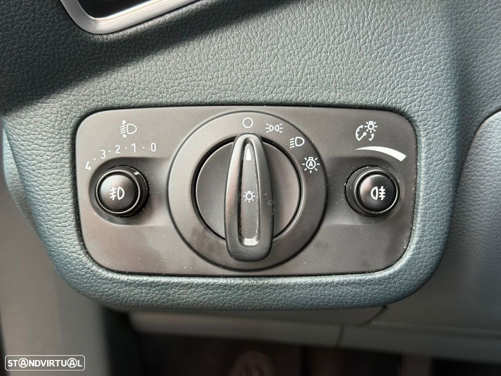 Ford C-Max 1.0 Ecoboost S&S Titanium - 29