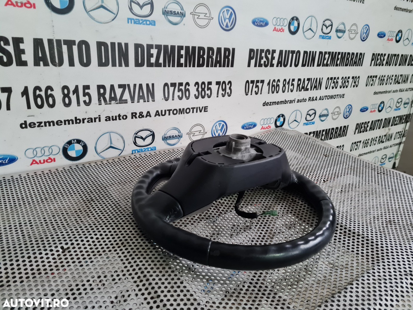 Volan Din Piele Cu Comenzi Hyundai IX35 An 2009-2010-2011-2012-2013-2014-2015 In Stare Foarte Buna - 4