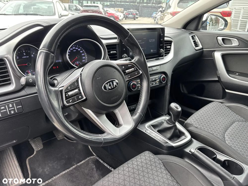 Kia Ceed 1.6 CRDi SCR M - 9