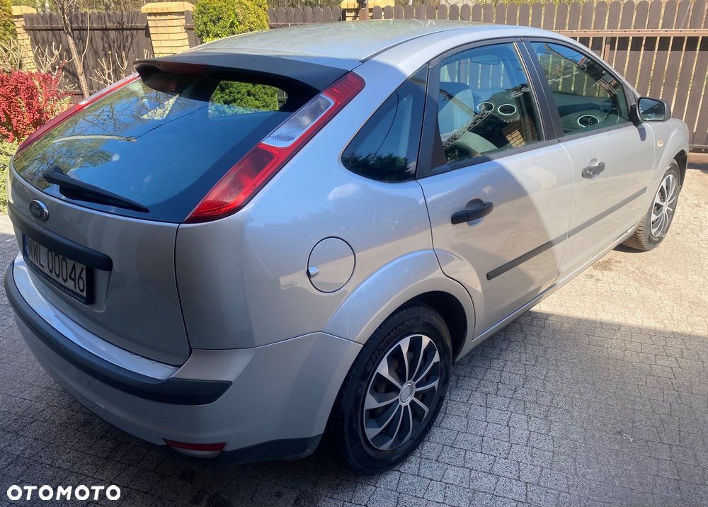 Ford Focus 1.6 Trend + - 7