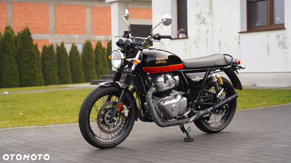 Royal Enfield Interceptor - 4