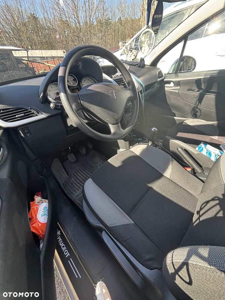 Peugeot 207 1.4 - 6