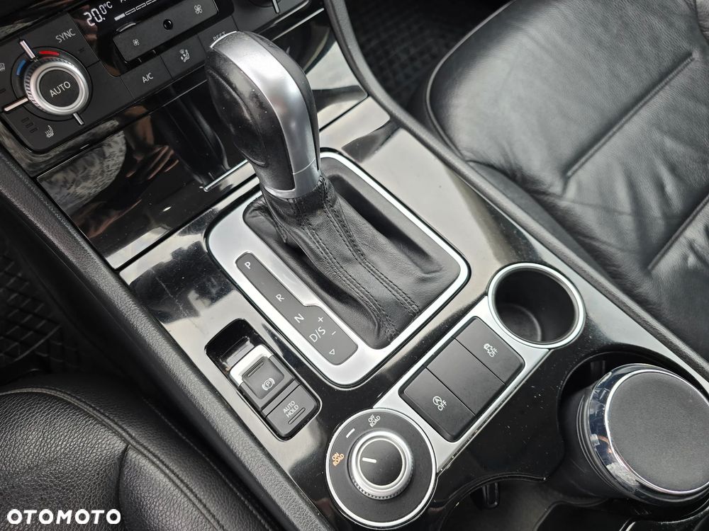 Volkswagen Touareg - 20