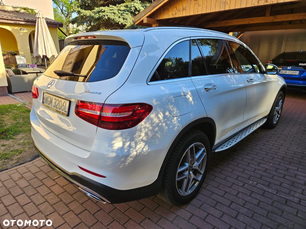 Mercedes-Benz GLC 300 4Matic 9G-TRONIC AMG Line - 5