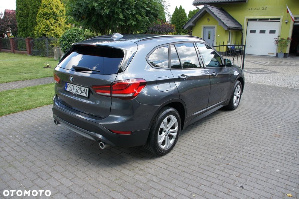 BMW X1 xDrive20d Sport - 4