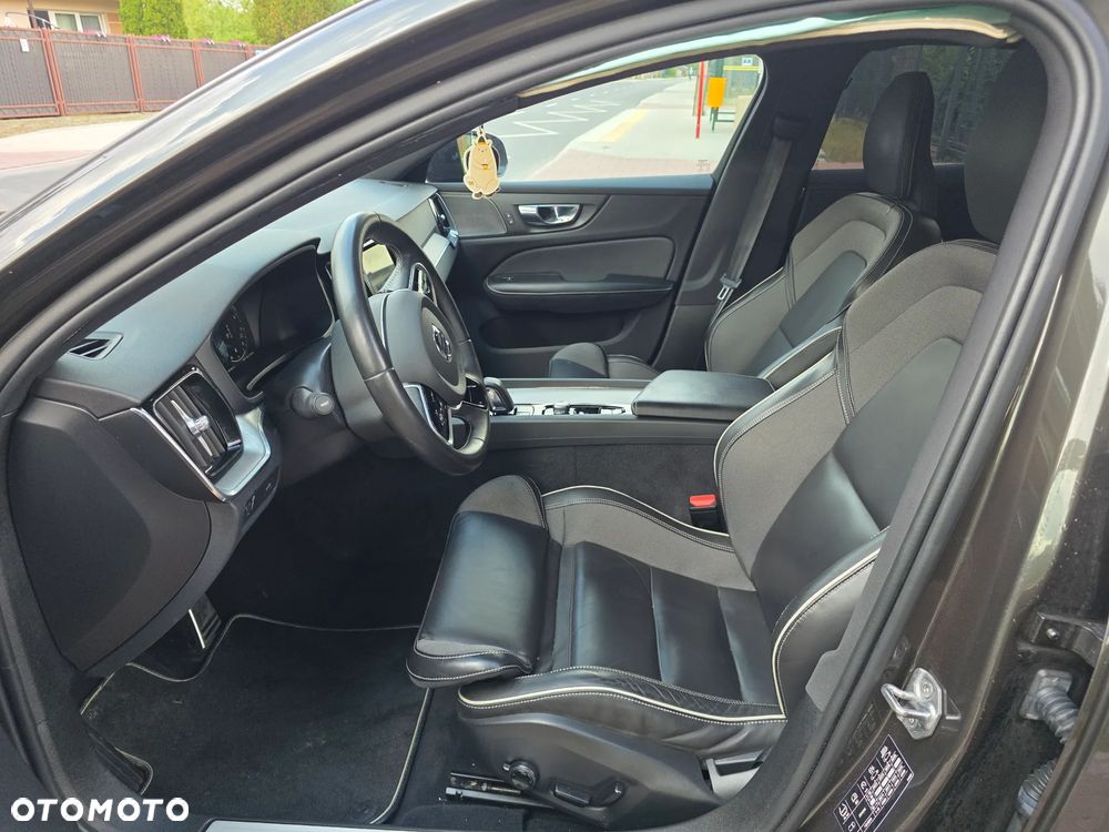 Volvo S60 B4 B R-Design - 19