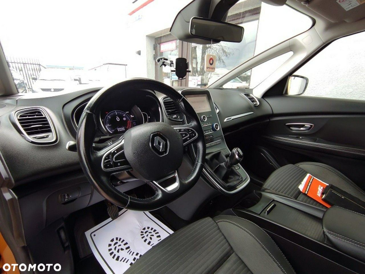 Renault Scenic - 11