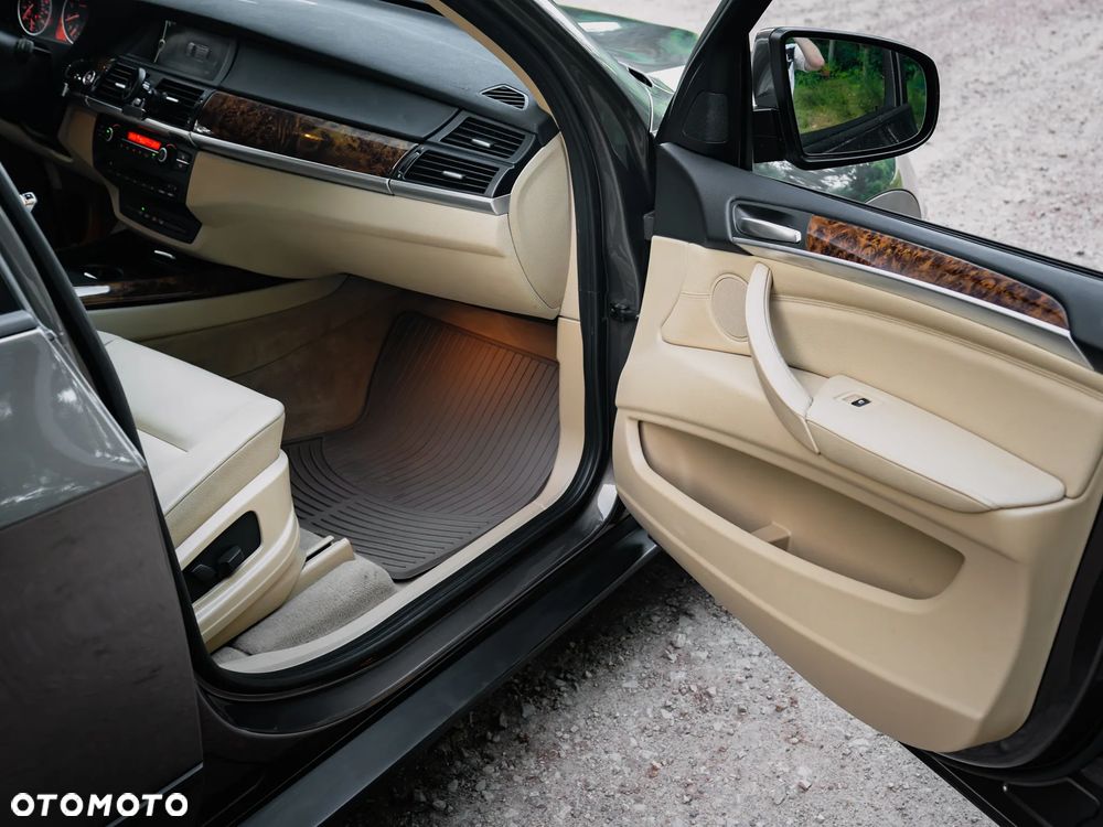 BMW X5 xDrive35i - 30