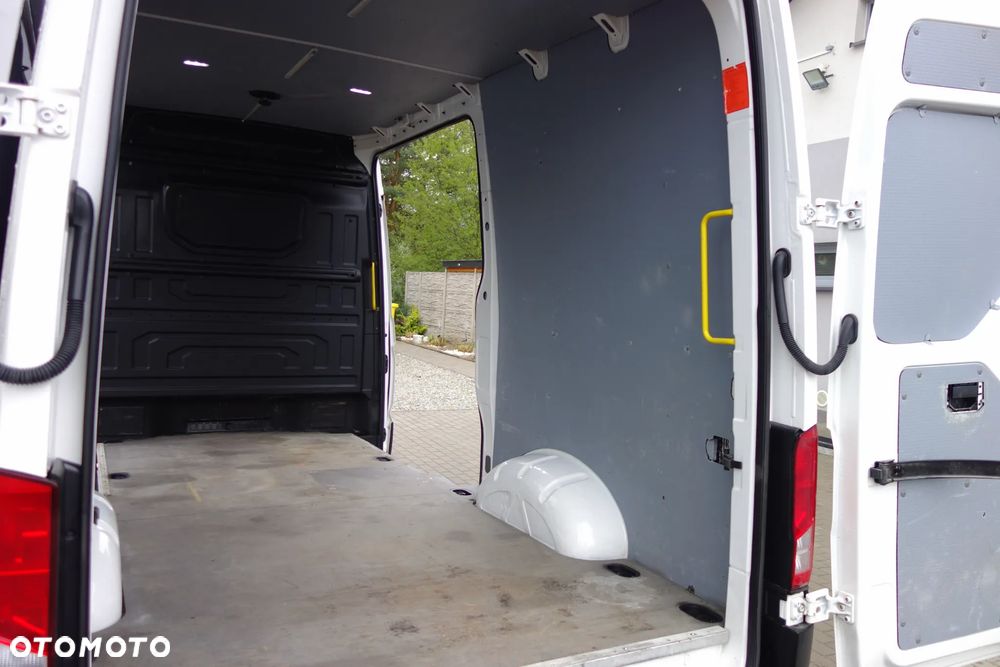 Volkswagen Crafter 2.0 tdi 177 KM L3H2 Klima Poduszki Webasto Kamera 2 x Drzwi Boczne - 13
