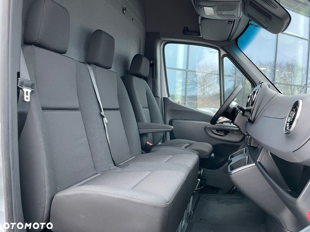 Mercedes-Benz Sprinter 317 CDI Reflektory LED Hak 3,5t. - 12