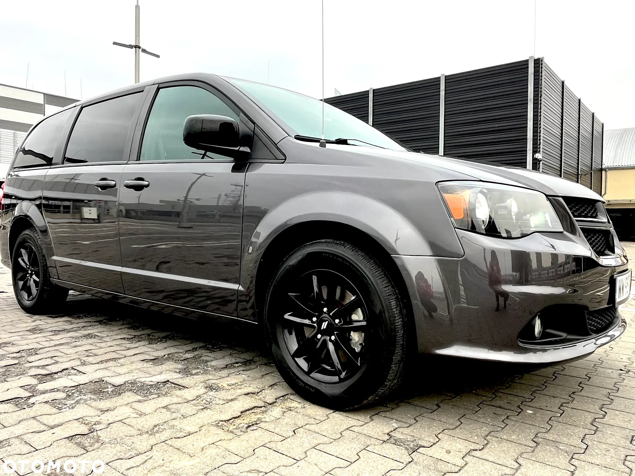Dodge Grand Caravan - 4