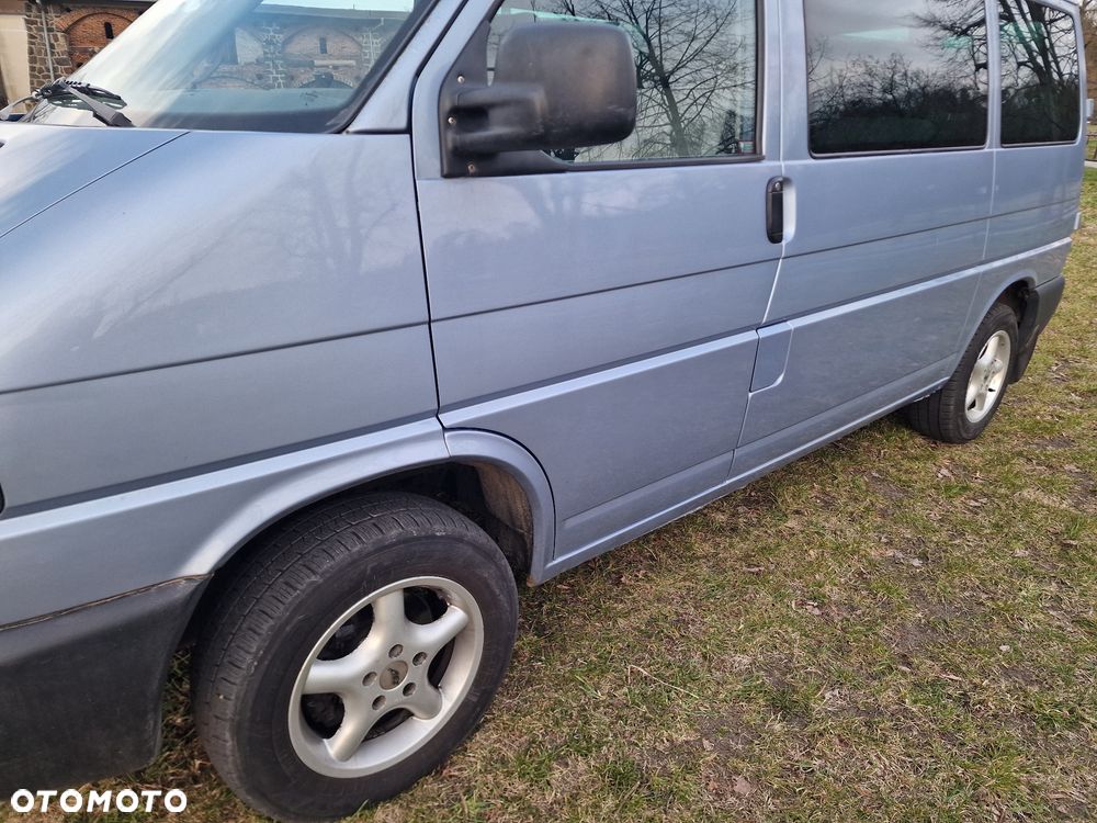 Volkswagen Caravelle - 28