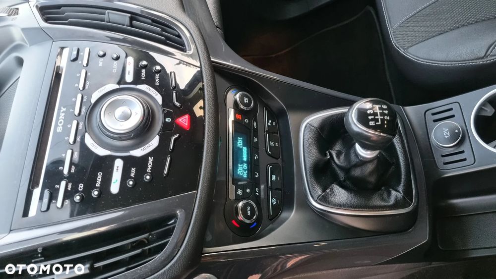 Ford Kuga 2.0 TDCi 4x4 Titanium - 36