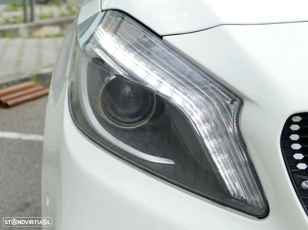 Mercedes-Benz A 180 d AMG Line - 8