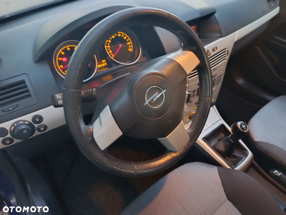 Opel Astra 1.4 Enjoy - 26