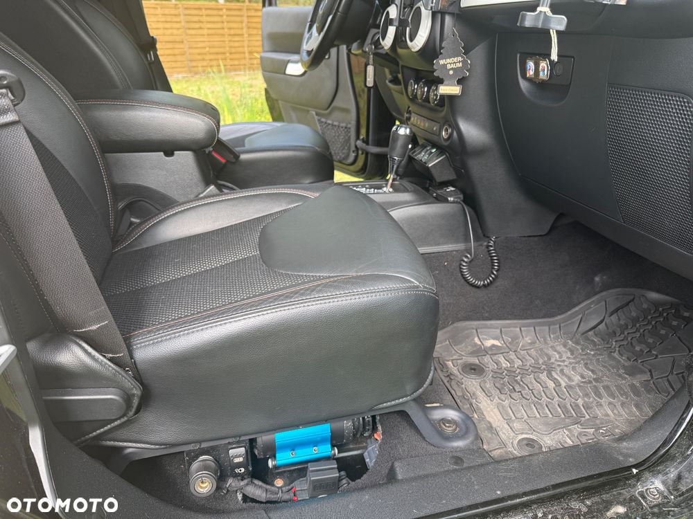 Jeep Wrangler 2.8 CRD Unlim Sahara - 13