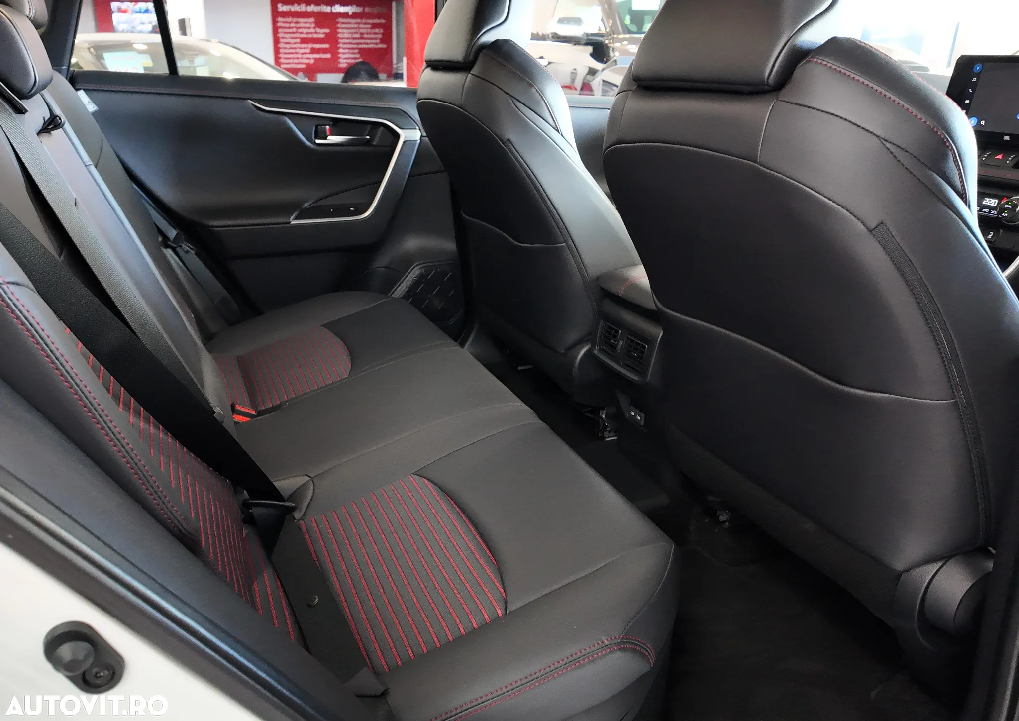 Toyota RAV4 2.5 PHEV VVT-iE 4x4 Style Bi-Tone - 24