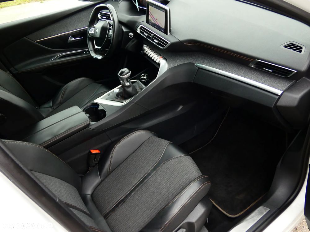 Peugeot 3008 2.0 HDi Premium - 16