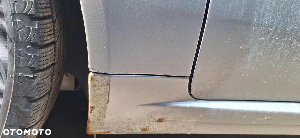 Alfa Romeo 159 Błotnik Przód Przedni Lewy Kod Lakieru 651 - 14