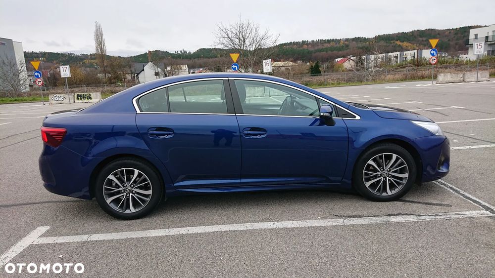 Toyota Avensis 1.8 Premium - 6