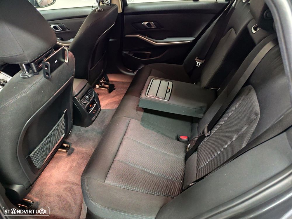 BMW 320 d Auto - 17