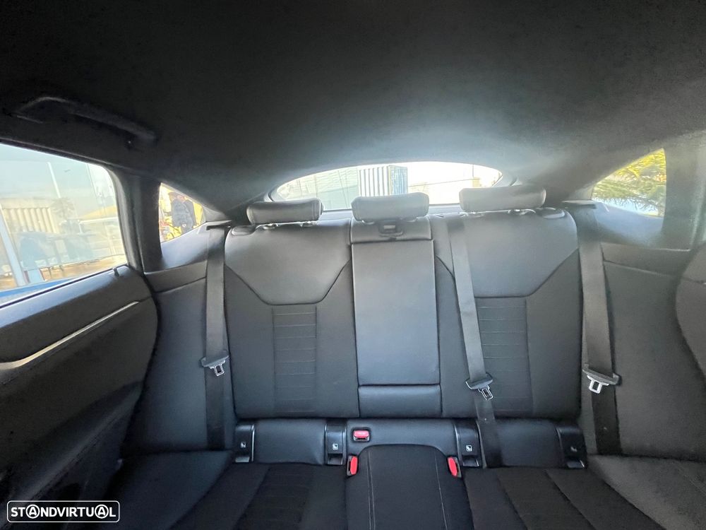 BMW i4 eDrive40 - 42