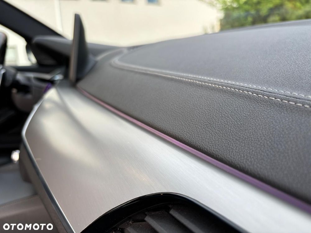 BMW Seria 5 530e M Sport sport - 22