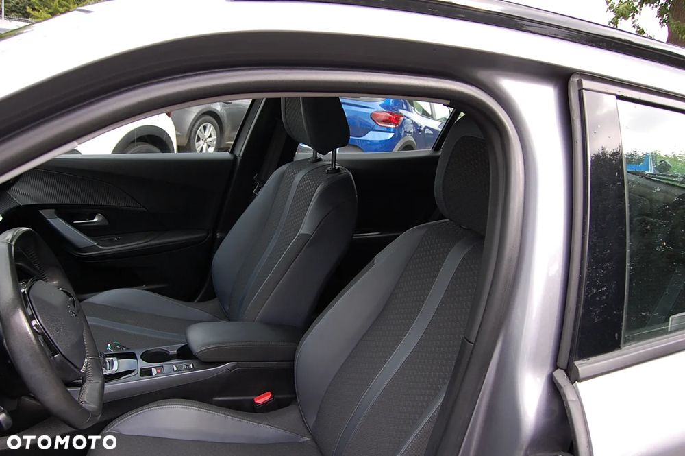 Peugeot 2008 PureTech 130 EAT8 Allure - 25